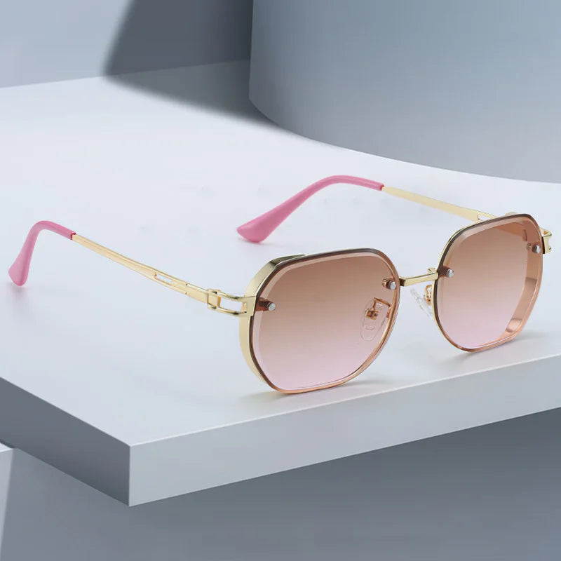 2025 New in Sunglasses for Women Black Frame Gold Border Decoration Fashionable Black Lens Glasses Sunglasses Sunglasses Women