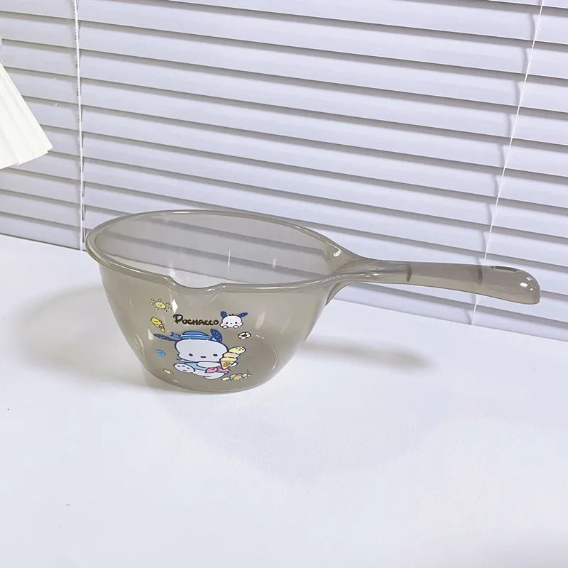 New cartoon Hello Kitty household kitchen water scoop Large plastic hair washing shower spoon portable transparent water spoon