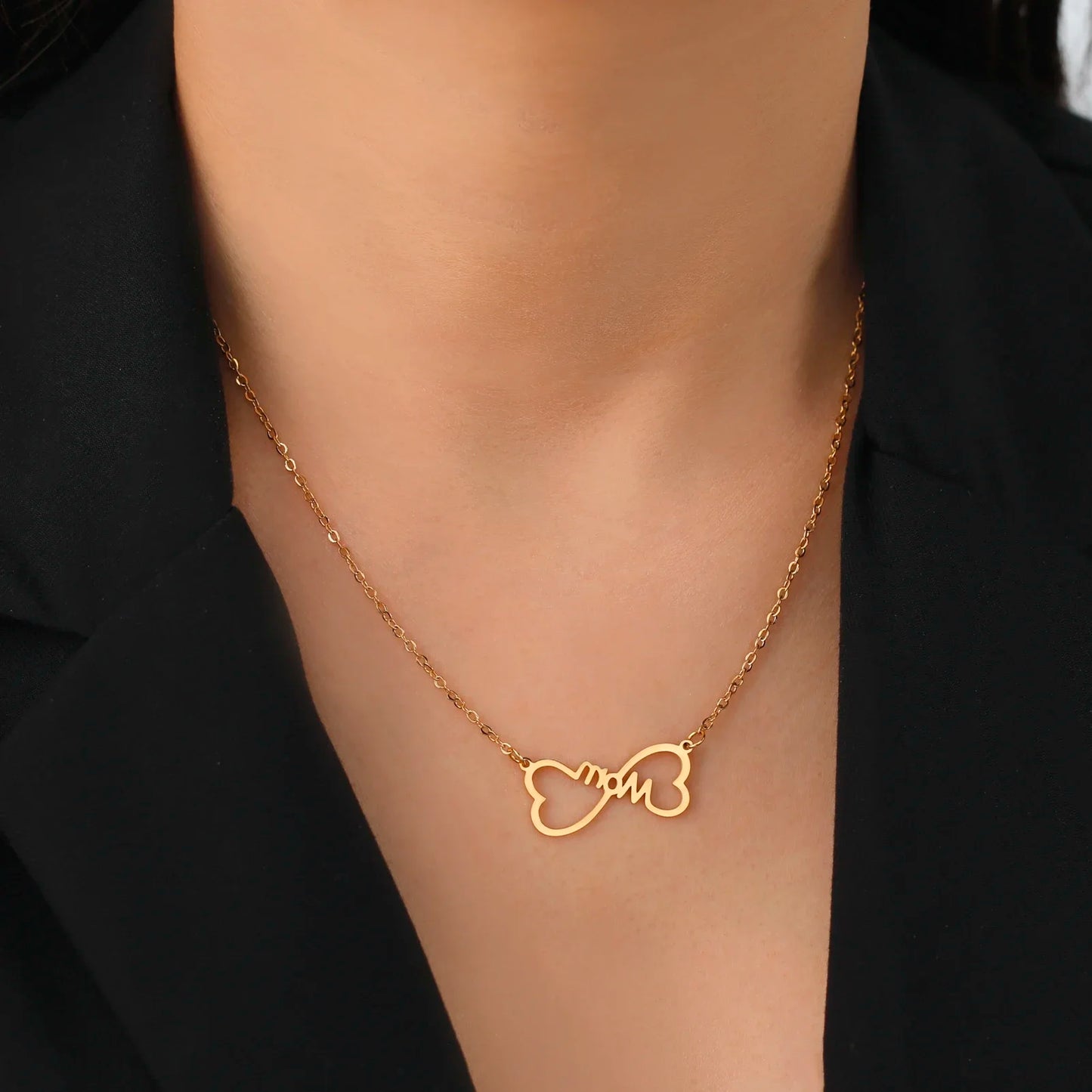 Skyrim Mama Letter Pendant Necklace for Women Stainless Steel Neck Chain Choker Trendy Family Jewelry Mother's Day Gift for Mom