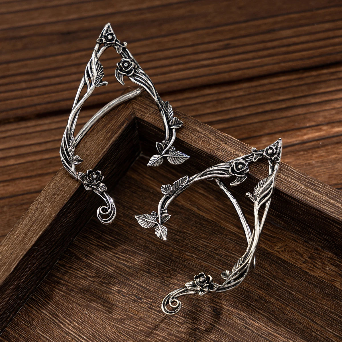 Ingemark 1Pair Goth Fairy Elf Ear Cuff Earrings Women Fashion Statement Vintage Piercing Clip Earring Halloween Party Jewelry