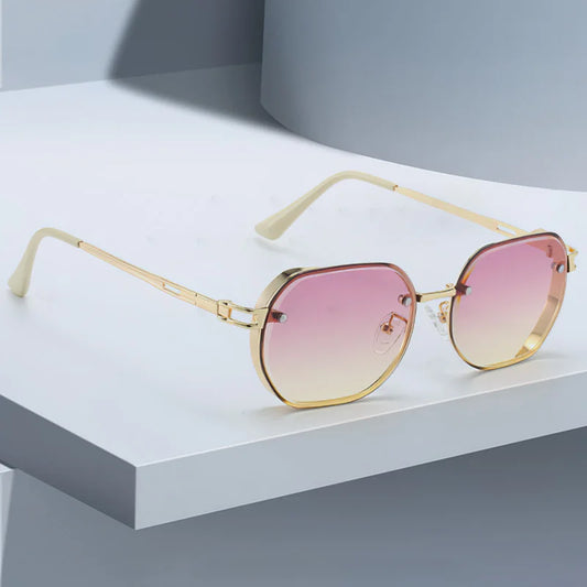 2025 New in Sunglasses for Women Black Frame Gold Border Decoration Fashionable Black Lens Glasses Sunglasses Sunglasses Women