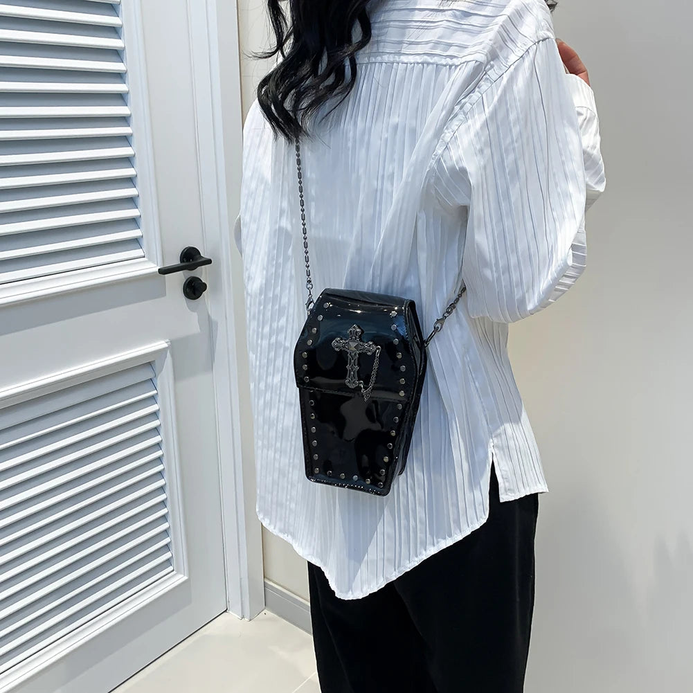2024 Novelty Coffin Shape Purse Halloween PVC Clear Jelly Chain Crossbody Bag Stadium Approved Phone Bag Punk Retro Shoulder Bag