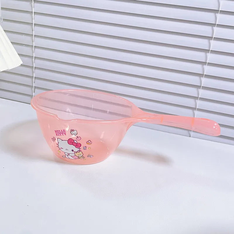 New cartoon Hello Kitty household kitchen water scoop Large plastic hair washing shower spoon portable transparent water spoon