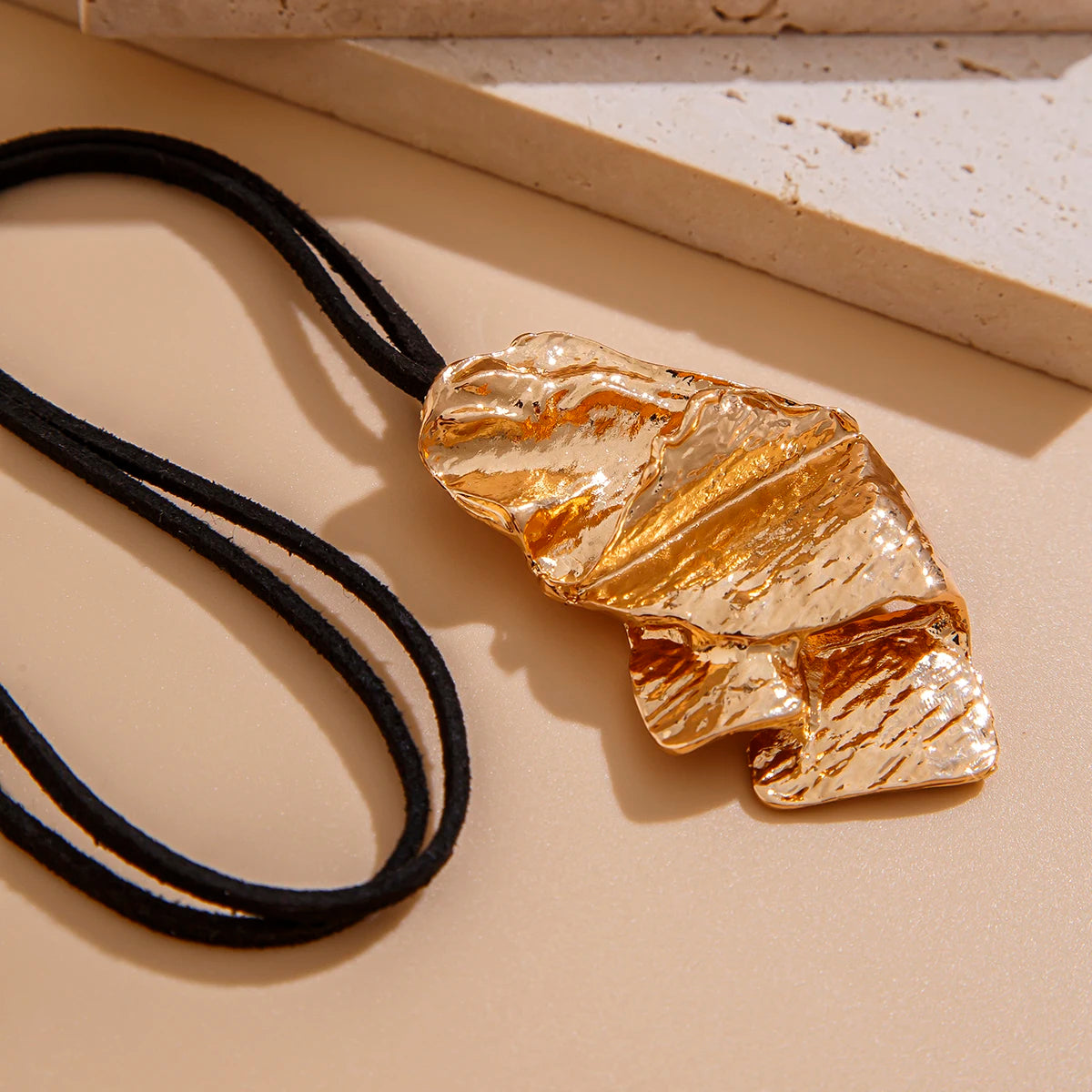 Ingemark Goth Black Korean Velvet Bow Chain Necklace for Women Punk Irregular Metal Pendant Choker Halloween Neck Jewelry Gift