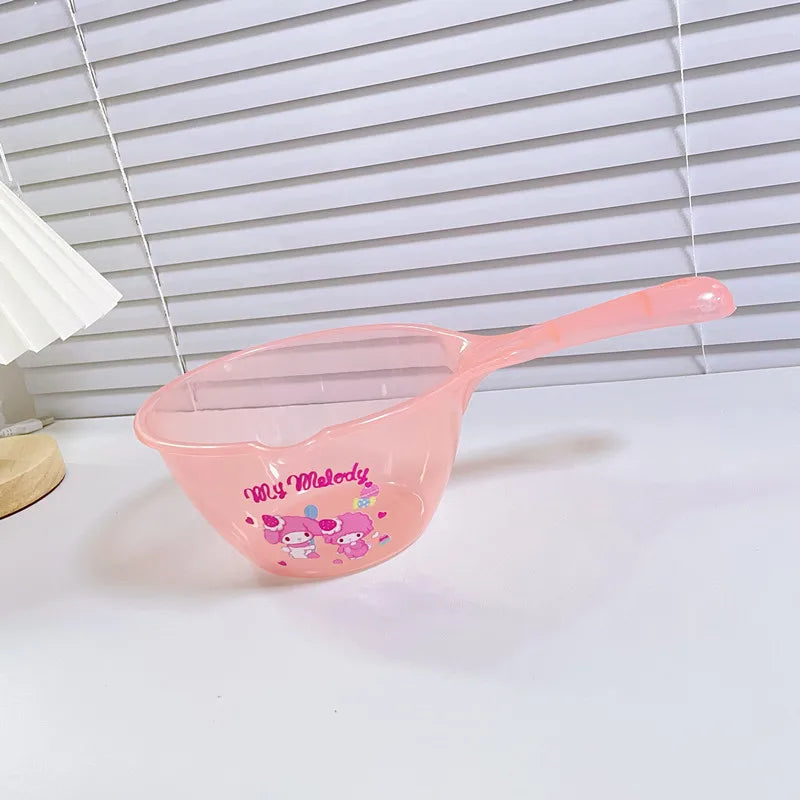 New cartoon Hello Kitty household kitchen water scoop Large plastic hair washing shower spoon portable transparent water spoon