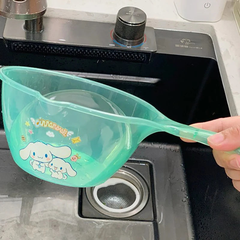 New cartoon Hello Kitty household kitchen water scoop Large plastic hair washing shower spoon portable transparent water spoon