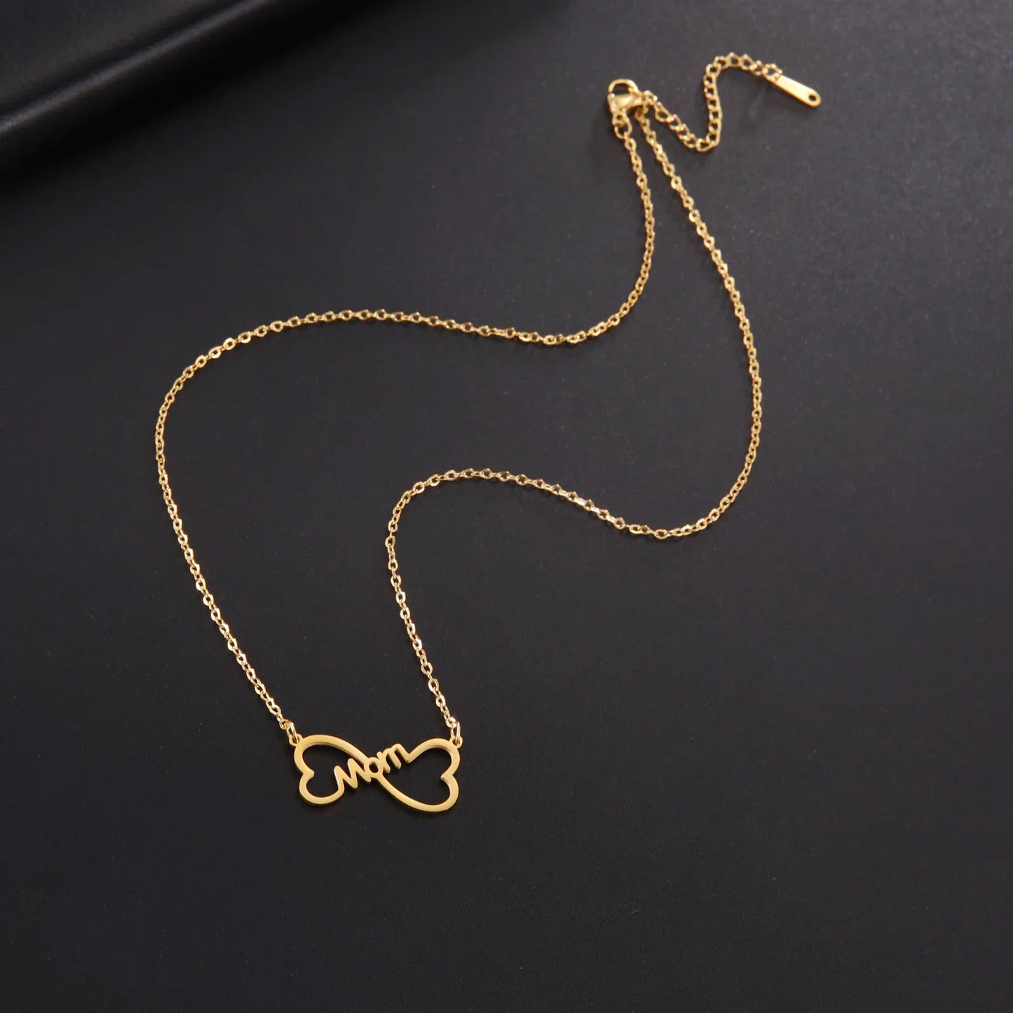 Skyrim Mama Letter Pendant Necklace for Women Stainless Steel Neck Chain Choker Trendy Family Jewelry Mother's Day Gift for Mom