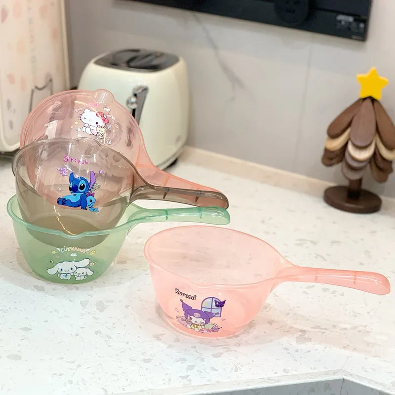 New cartoon Hello Kitty household kitchen water scoop Large plastic hair washing shower spoon portable transparent water spoon