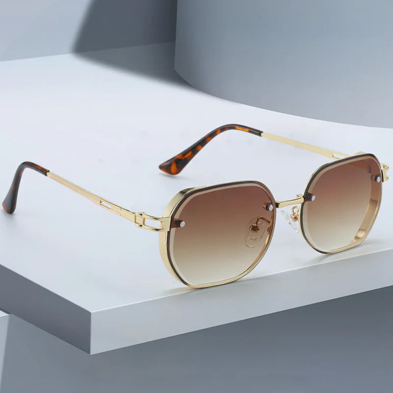 2025 New in Sunglasses for Women Black Frame Gold Border Decoration Fashionable Black Lens Glasses Sunglasses Sunglasses Women