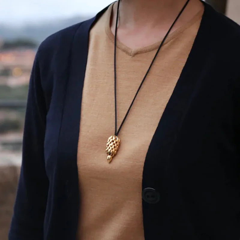 Europe Retro Brass Plating 18K Gold Black Rope Wheat Tassel Long Sweater Chain Necklace Woman Charm Jewelry Trend