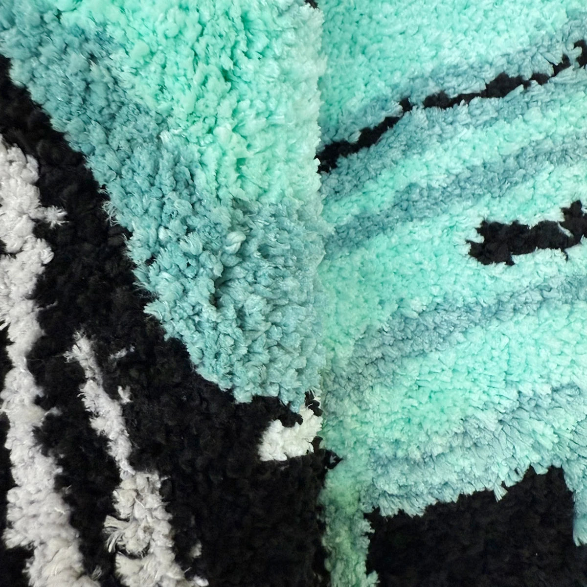 Roadster Shaped Tufted RugAutomotive Aesthetic Home Decor, Non-Slip Floor Mat for Bedroom Living Room, Novelty Vehicle Carpet