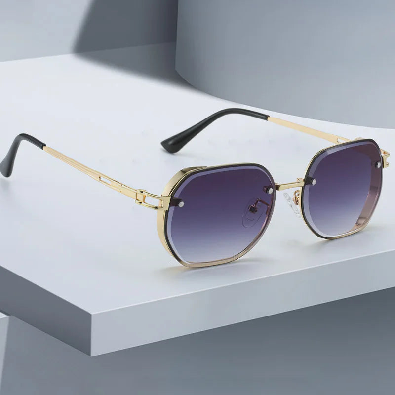 2025 New in Sunglasses for Women Black Frame Gold Border Decoration Fashionable Black Lens Glasses Sunglasses Sunglasses Women