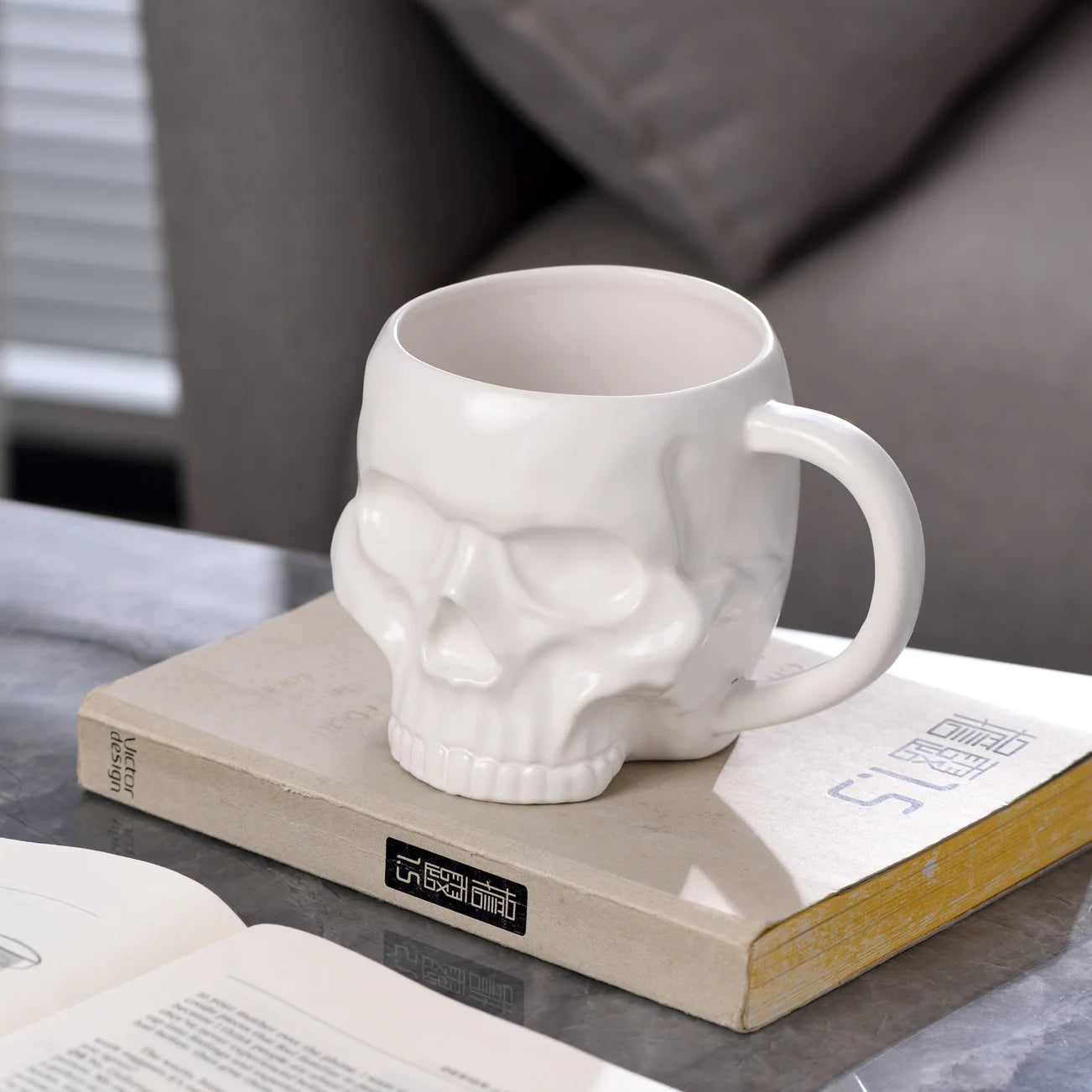1PC 600ML Halloween Skull Cup with Handle Lidless Ceramic Cup Funny Water Beer Milk Cup Mocha Cup Creative Modeling Mug