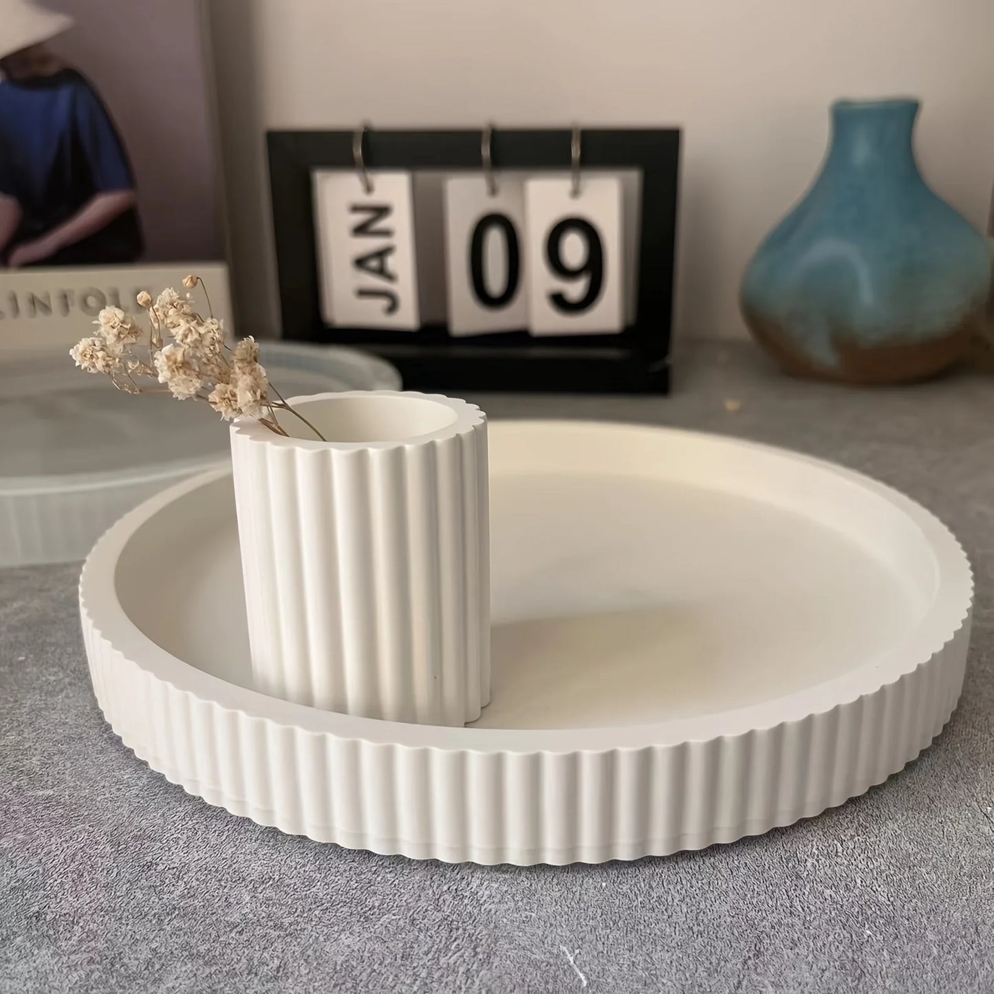 1pc Striped Round Tray Decorative Storage Tray Planter Base Silicone