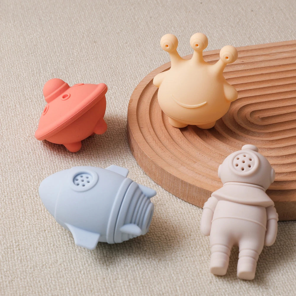 Children's Bath Toys Silicone Space Water Spray Pinch Toys Early Education Intelligence Baby Water Bathtub Bathroom Toys Set