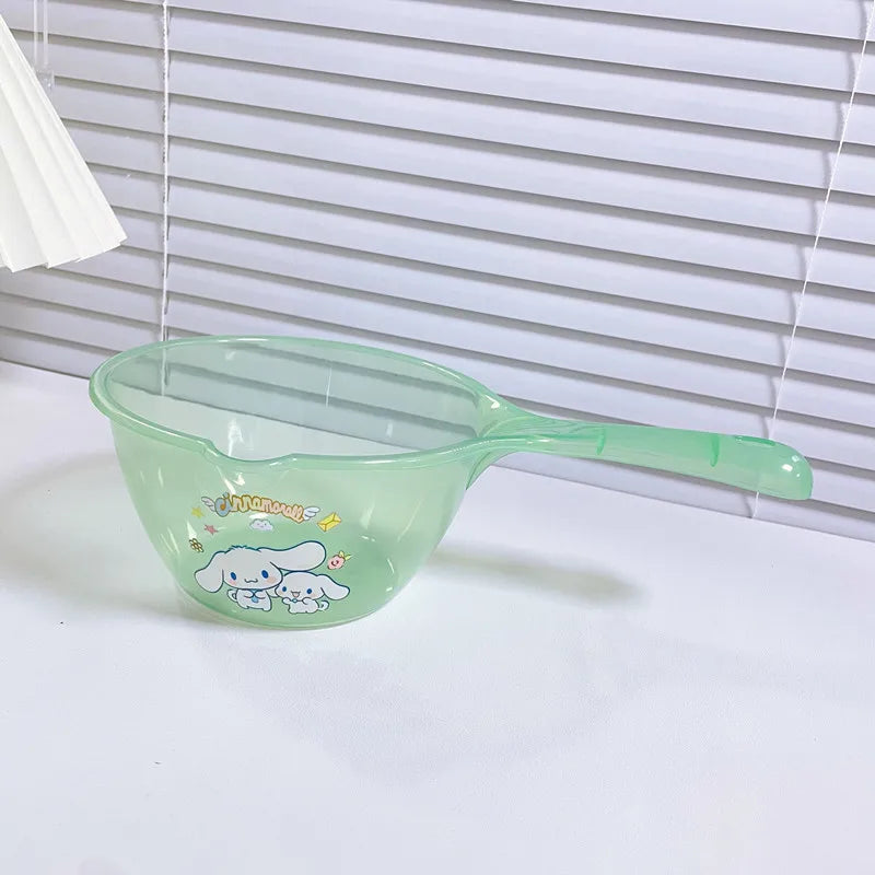 New cartoon Hello Kitty household kitchen water scoop Large plastic hair washing shower spoon portable transparent water spoon