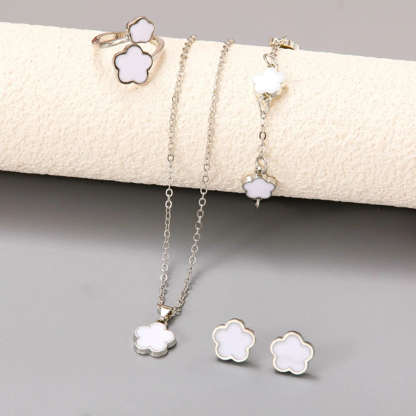 5pcs Lucky Five-petal Flower Women's Jewelry Set, Fashion Flower Bracelet + Necklace + Earrings + Bracelet + Ring Set, Birthday