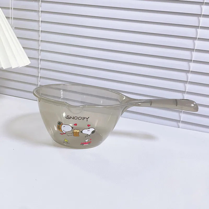 New cartoon Hello Kitty household kitchen water scoop Large plastic hair washing shower spoon portable transparent water spoon