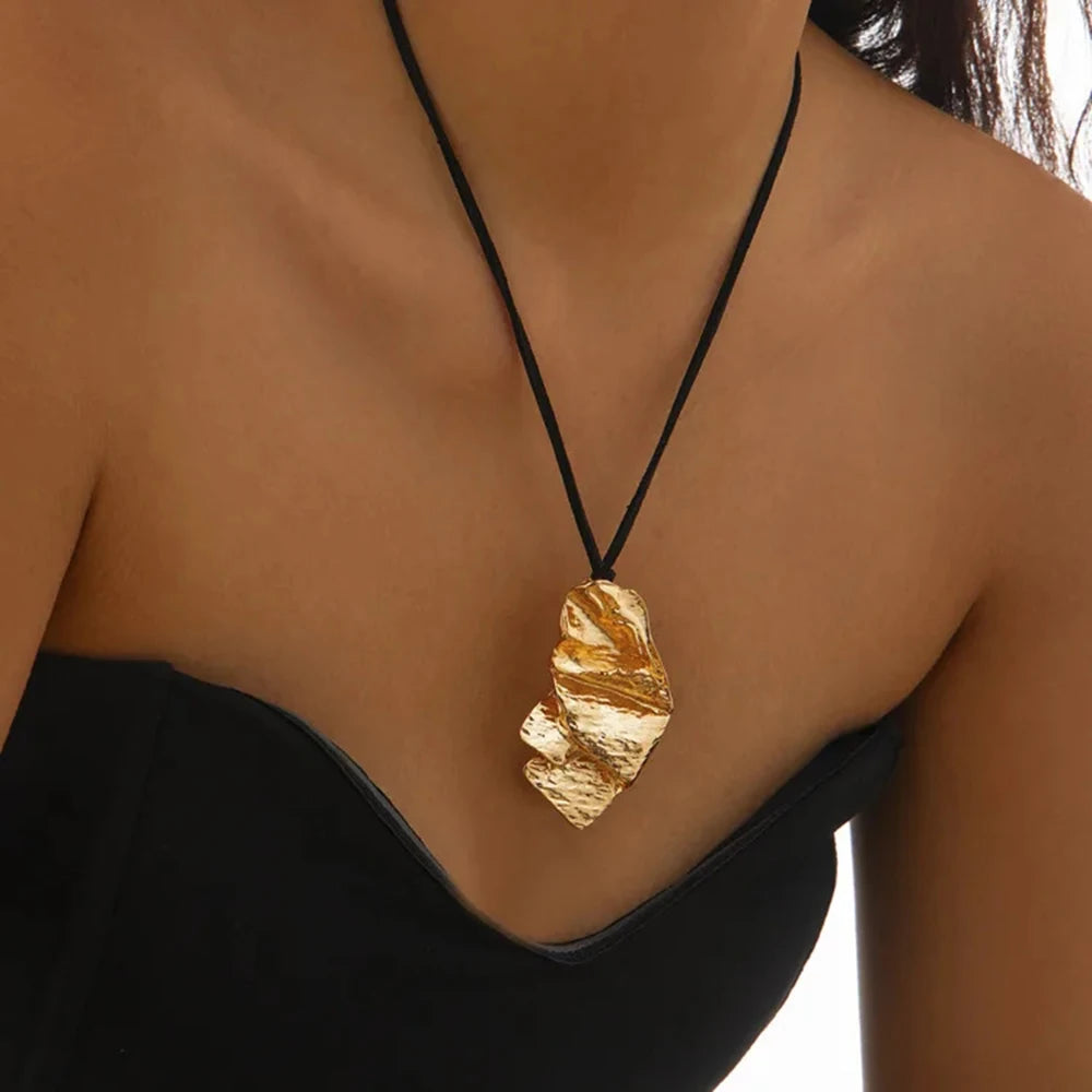 Ingemark Goth Black Korean Velvet Bow Chain Necklace for Women Punk Irregular Metal Pendant Choker Halloween Neck Jewelry Gift