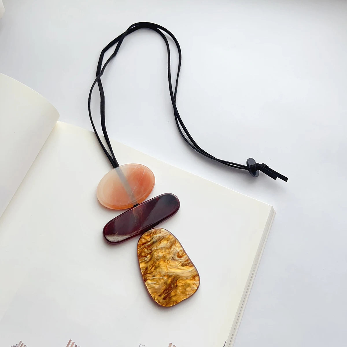 Fashion simple retro Bohemian style acrylic resin irregular personality pendant long autumn winter sweater chain necklace women