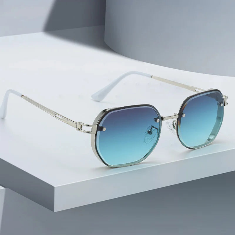 2025 New in Sunglasses for Women Black Frame Gold Border Decoration Fashionable Black Lens Glasses Sunglasses Sunglasses Women