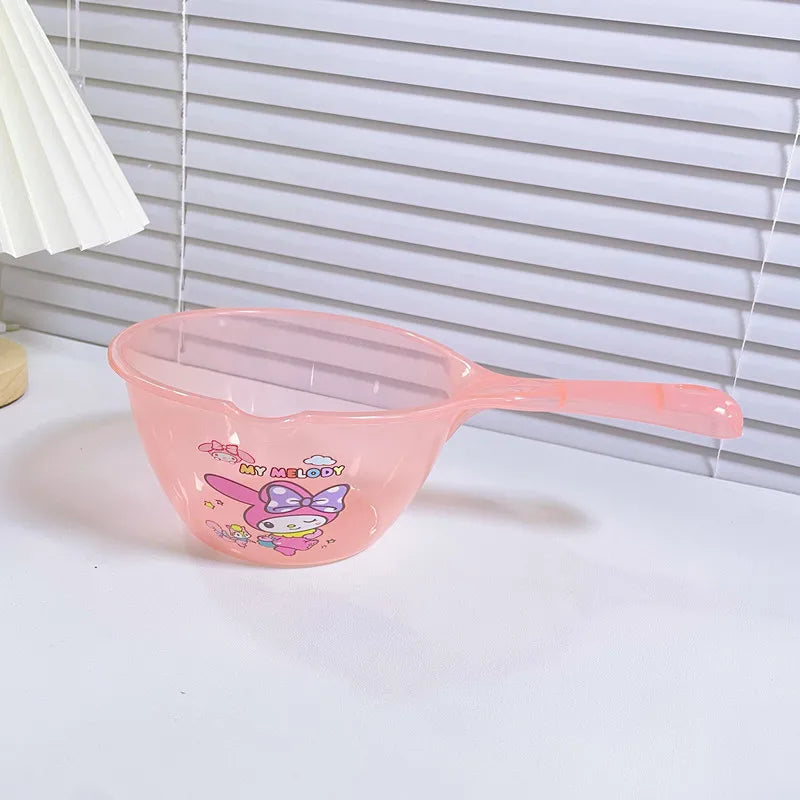 New cartoon Hello Kitty household kitchen water scoop Large plastic hair washing shower spoon portable transparent water spoon