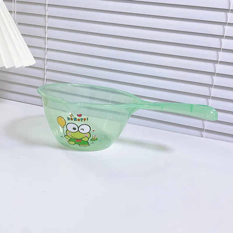 New cartoon Hello Kitty household kitchen water scoop Large plastic hair washing shower spoon portable transparent water spoon