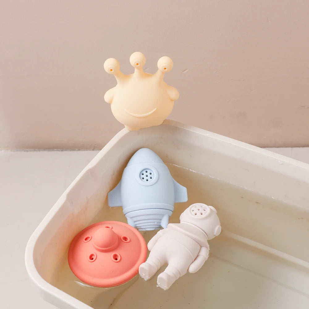 Children's Bath Toys Silicone Space Water Spray Pinch Toys Early Education Intelligence Baby Water Bathtub Bathroom Toys Set